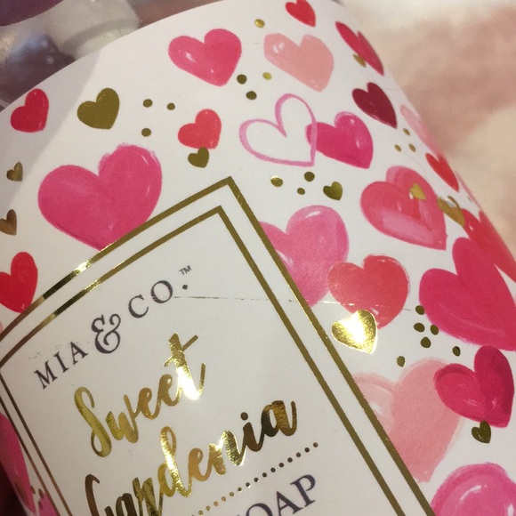 Mia & Co Valentines Day Hearts Scented Sweet Gardenia Hand Soap NWT XL 24oz - Picture 13 of 14